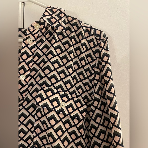 Women's Button Light Weight LOFT blouse - Picture 4 of 6